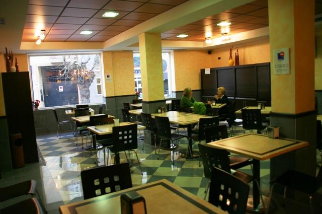 Hostal Azul El Molar Restoran fotoğraf